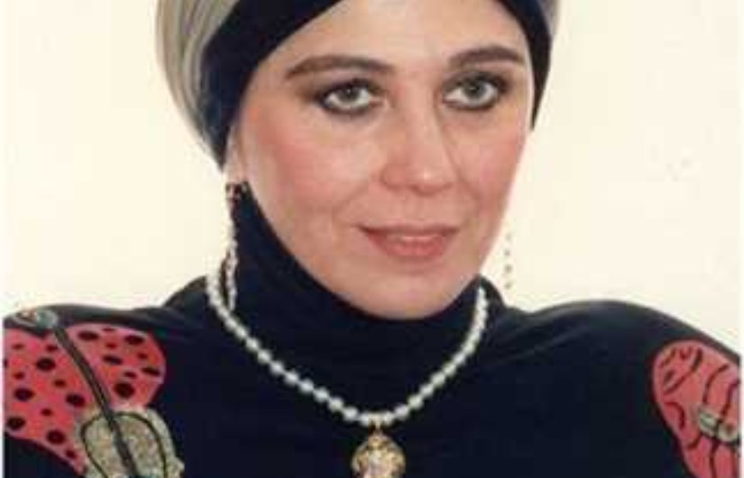 الفنانة مني جبر