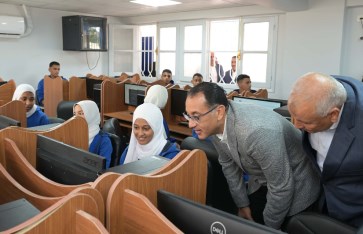 زيارة رئيس الوزراء لمدرسة"we" فى محافظة الوادى الجديد