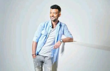 هيثم شاكر يطلق عايشين الحياة مع بعض هيثم شاكر يطلق عايشين الحياة مع بعض