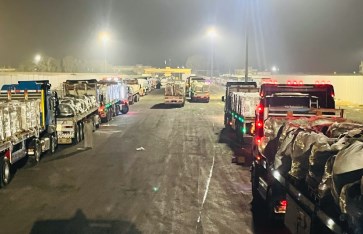 قوافل الهلال الأحمر 