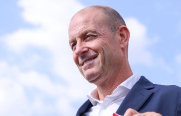 المدير الفني للأهلي  المدير الفني للأهلي