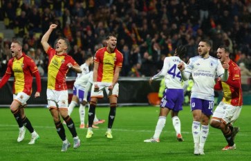 أستون فيلا وجو أهيد  أستون فيلا وجو أهيد