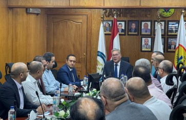 وزير البترول خلال اللقاء  وزير البترول خلال اللقاء