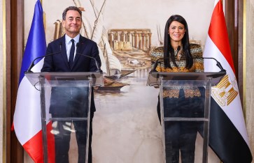 المؤتمر الصحفى بين وزيرة التخطيط والسفير الفرنسى المؤتمر الصحفى بين وزيرة التخطيط والسفير الفرنسى