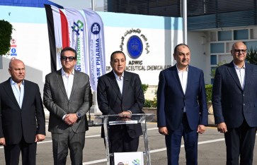 رئيس الوزراء أثناء التصريح للإعلام رئيس الوزراء أثناء التصريح للإعلام