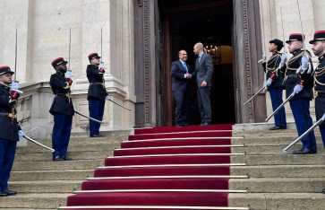 لقاء وزير الخارجية مع نظيره الفرنسى لقاء وزير الخارجية مع نظيره الفرنسى