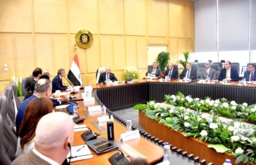 اجتماع وزير الصناعة والنقل مع وفد البنك الدولى اجتماع وزير الصناعة والنقل مع وفد البنك الدولى