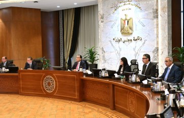 اجتماع رئيس الحكومة مع المجموعة الاقتصادية اجتماع رئيس الحكومة مع المجموعة الاقتصادية