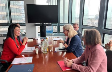 لقاء وزيرة التخطيط ومديرة الشؤون المالية بالمفوضية الأوروبية لقاء وزيرة التخطيط ومديرة الشؤون المالية بالمفوضية الأوروبية