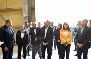 جولة رئيس الوزراء فى محطة الربط المصرى السعودى جولة رئيس الوزراء فى محطة الربط المصرى السعودى