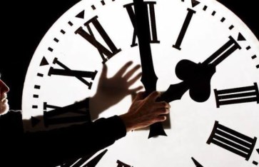 الموعد الرسمي لتطبيق التوقيت الشتوي 2025 الموعد الرسمي لتطبيق التوقيت الشتوي 2025