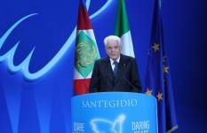 الرئيس الإيطالي سيرجيو ماتاريلا الرئيس الإيطالي سيرجيو ماتاريلا