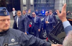 الرئيس السيسي عند وصوله بروكسل