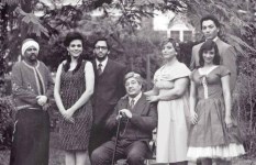 عرض لو عرف الشباب