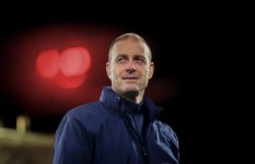 الأهلي يتعاقد مع ياس ثورب