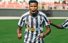 سوستيني نداييكينجوروكيي لاعب إيجل نوار 