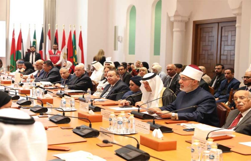 مفتي الجمهورية خلال المؤتمر مفتي الجمهورية خلال المؤتمر