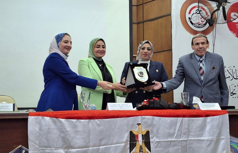 جامعة دمنهور تحتفل باليوم العالمي للفتاة جامعة دمنهور تحتفل باليوم العالمي للفتاة