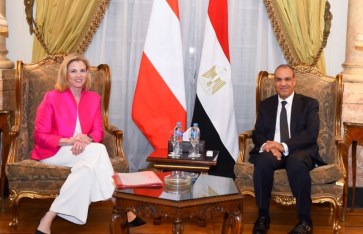 وزير الخارجية يلتقي وزيرة خارجية النمسا
