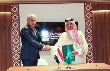 وزير السياحة ونظيره السعودي