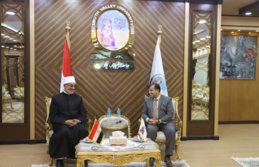 دكتور نظير عياد بجامعة قنا