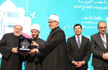 خلال التكريم 