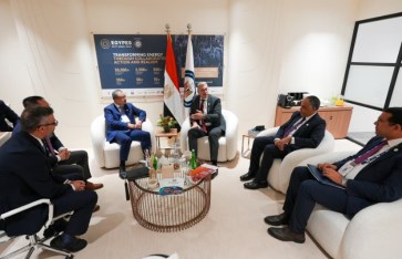 اجتماع وزير البترول مع مسؤولى الشركات العالمية