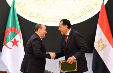 مدبولى والوزير الأول الجزائرى