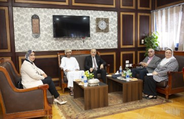 وفدا عمانيا يزور جامعة دمنهور