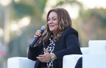  المخرجة كامله أبو ذكري