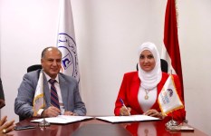 خلال التوقيع