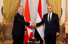 وزير الخارجية مع نظيره في فرسان مالطا