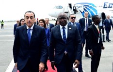 رئيس الوزراء يصل أنجولا