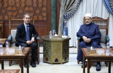 شيخ الأزهر والوزير السنغافوري