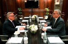 اجتماع وزير البترول مع رئيس شركة شيفرون