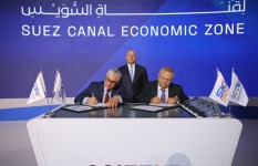 أثناء توقيع مذكرة التفاهم