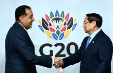 لقاء رئيس الوزراء مع نظيره الفيتنامى