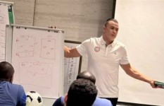 عصام الحضري