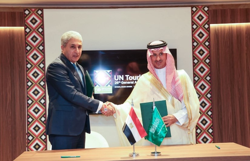 وزير السياحة ونظيره السعودي