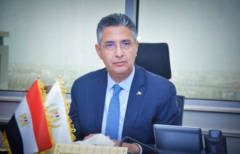 الدكتور شريف فاروق 