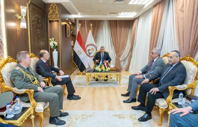 وزير الإنتاج الحربي يستقبل سفير بلغاريا بالقاهرة