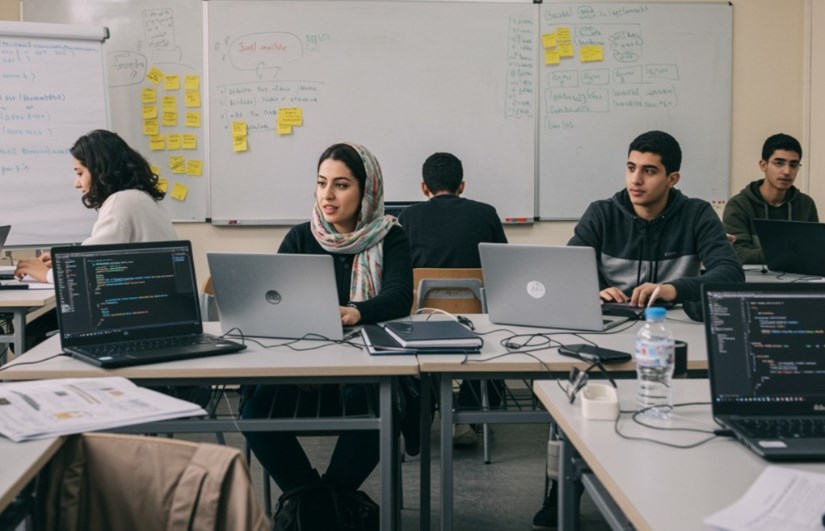 مبادرة الرواد الرقميون 2025