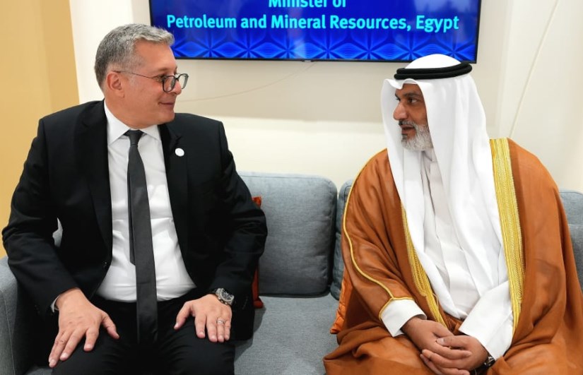 وزير البترول خلال اللقاء 