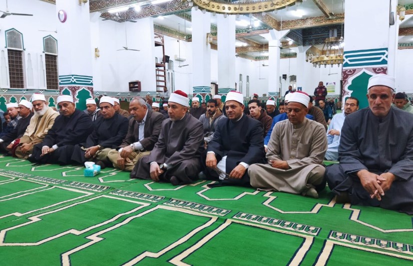 مصلون "أرشيفية"