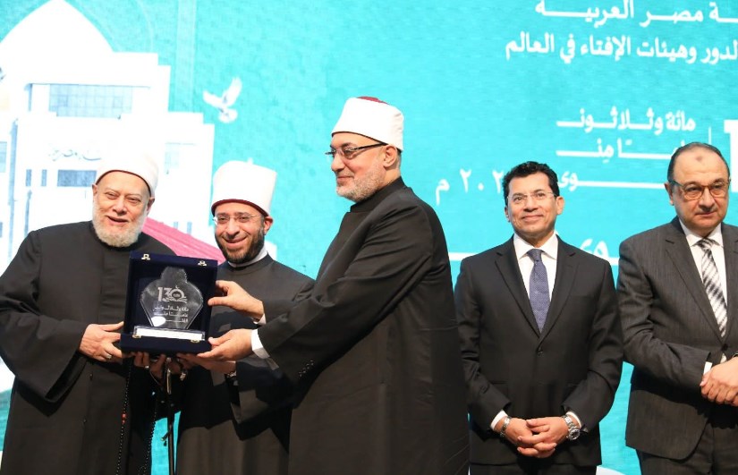 خلال التكريم 