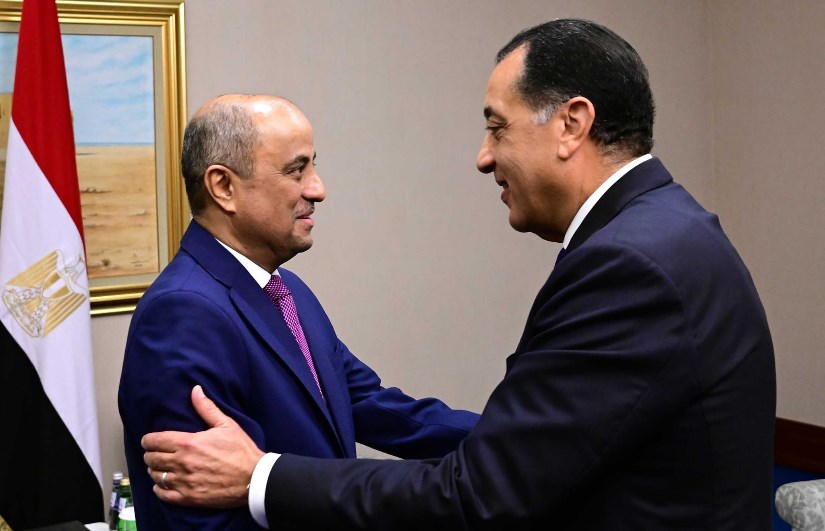 اجتماع رئيس الوزراء مع نظيره اليمنى