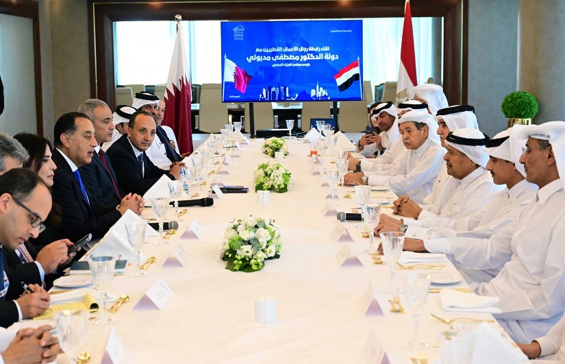 لقاء رئيس الوزراء مع رجال الأعمال القطريين