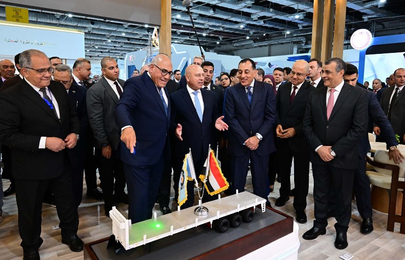 زيارة رئيس الوزراء لمعرض الصناعة MEA Industry