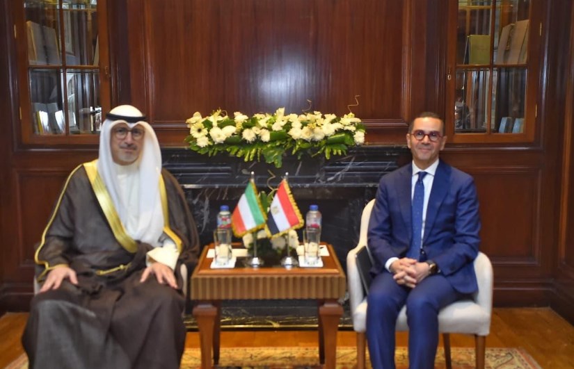 لقاء وزير الاستثمار مع نظيره الكويتى