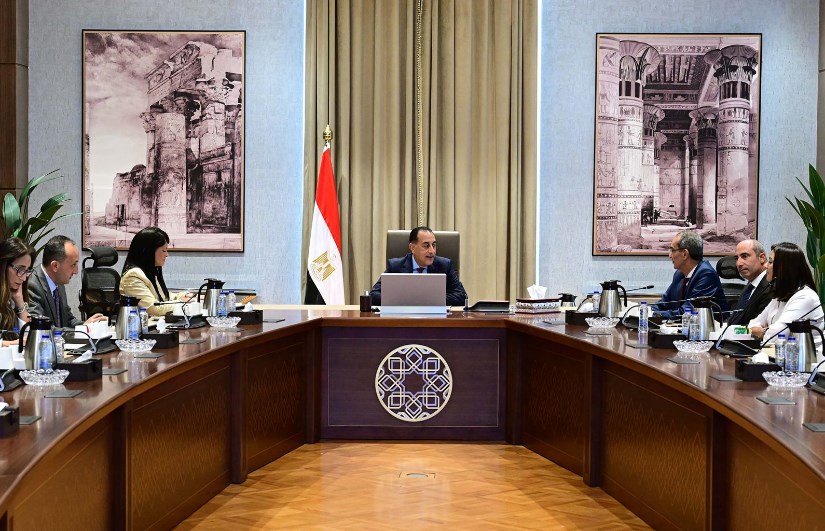 اجتماع رئيس الوزراء مع أعضاء اللجنة الاستشارية للاقتصاد الرقمي وريادة الأعمال